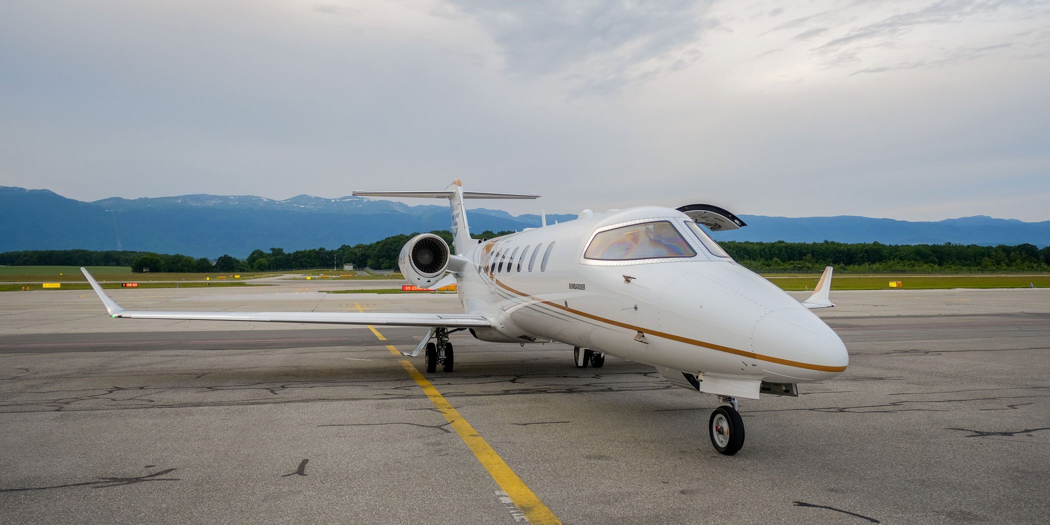 Learjet 75 on ramp