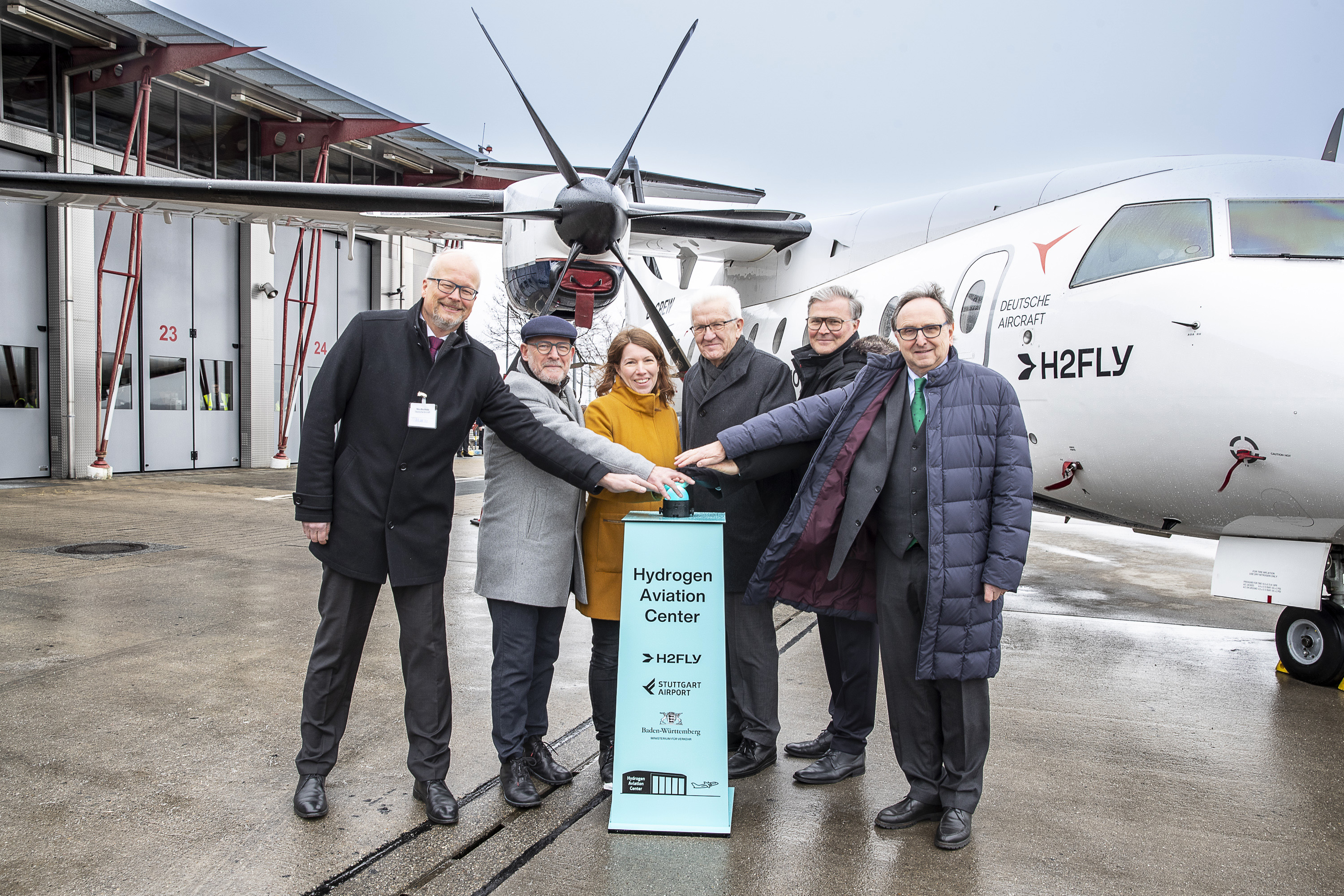 Officials from H2Fly, Deutsche Aircraft, Stuttgart Airport, the state of Baden-Württemberg and the German government launch the development of the new Hydrogen Aviation Center.