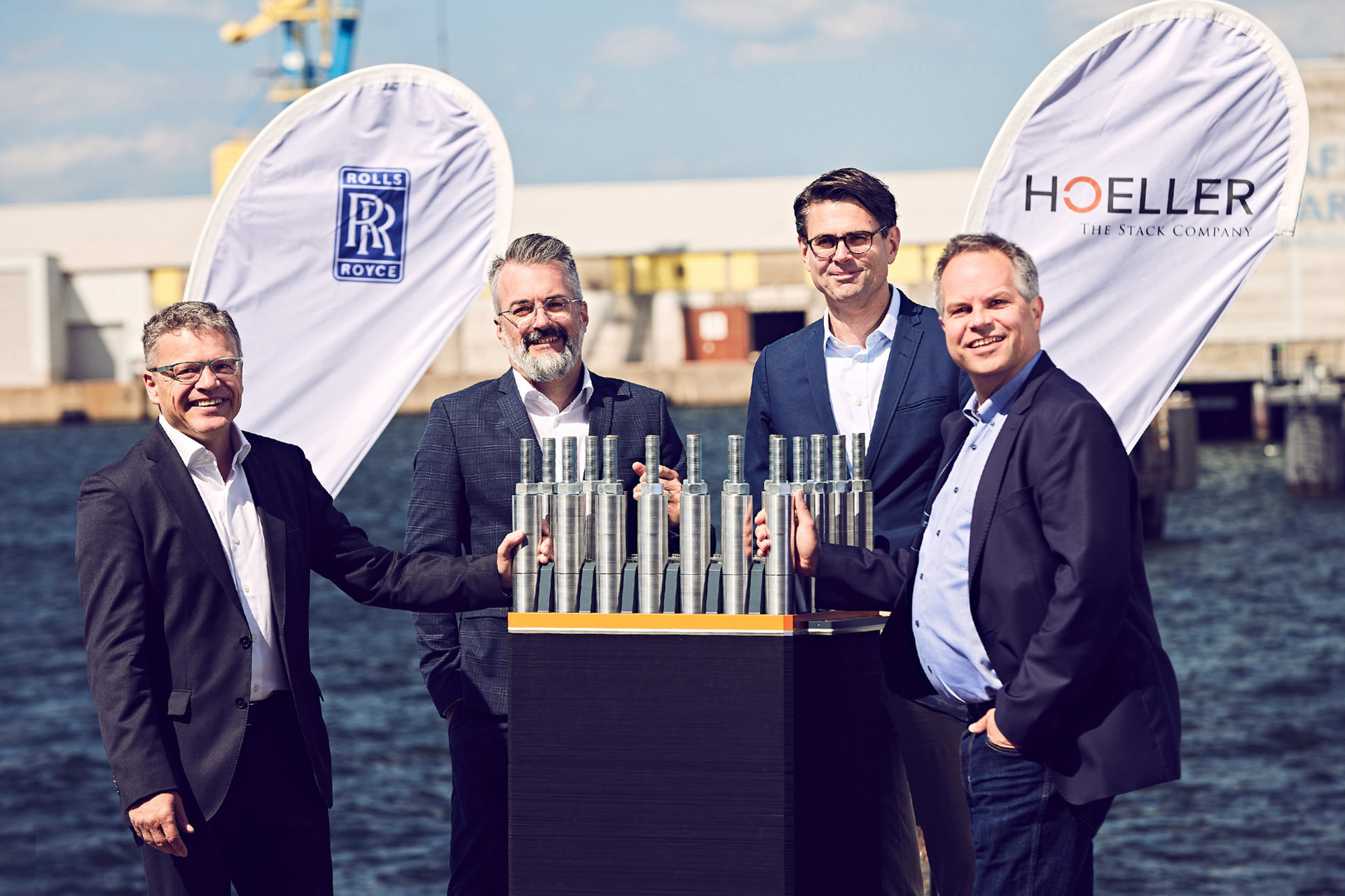 Rolls-Royce Power Systems executives have agreed to buy a majority stake in electrolysis specialist Hoeller Electrolyzer.