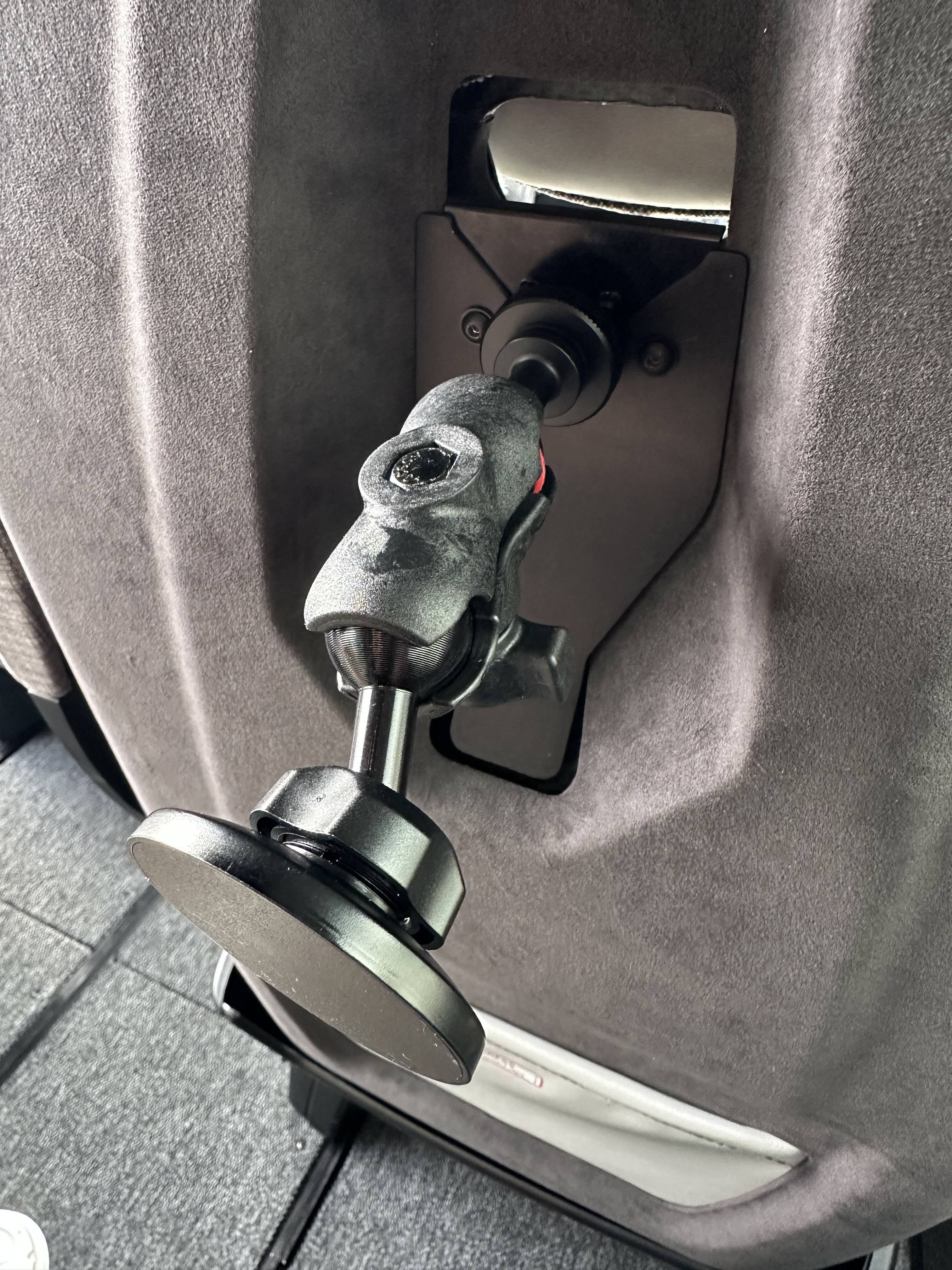 Cirrus Vision Jet G3 cold shoe mount